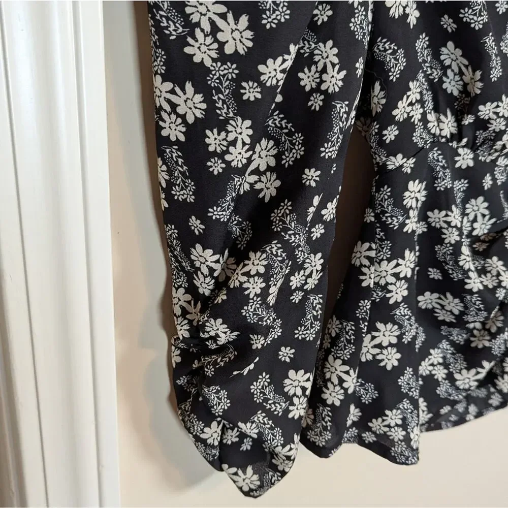 Astr the label floral ruched puff sleeve top xs